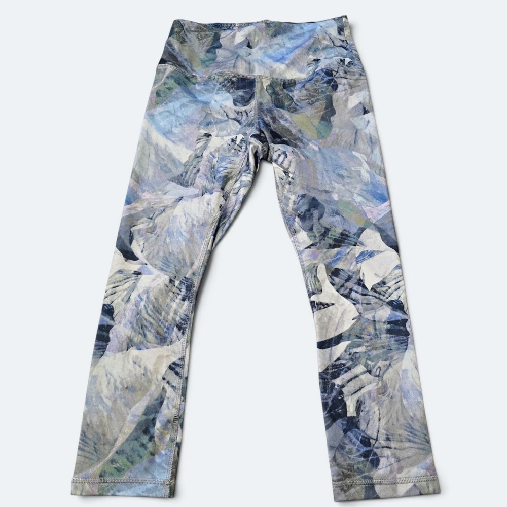 RBX Live Life Active Womens Size Small Capri Leggings Blue Mountain Print